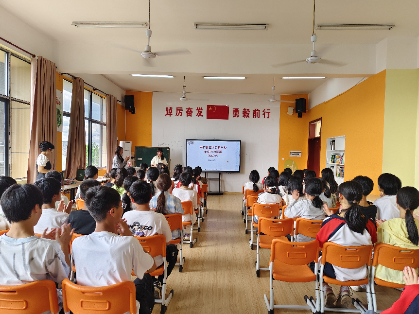 崇仁县宝水实验学校首届英语听力大赛圆满落幕