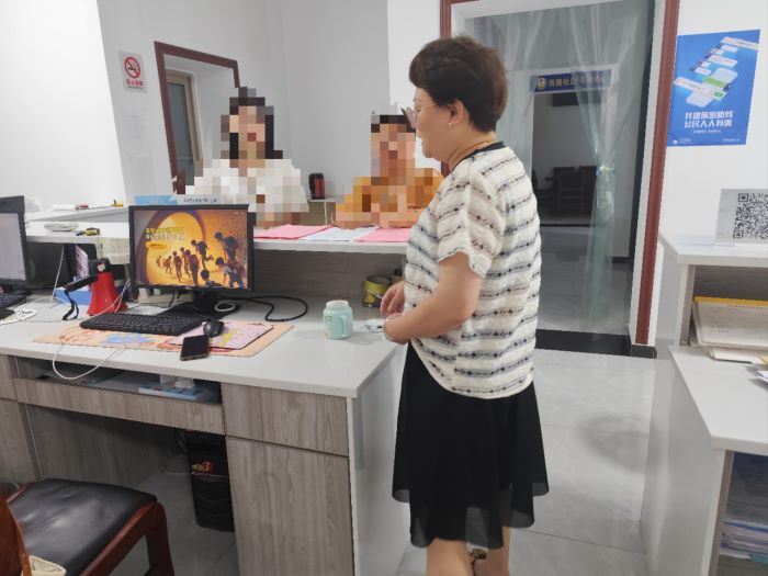 宠物狗未牵绳吓到小孩 丰城市剑光街道西路社区调解促和谐