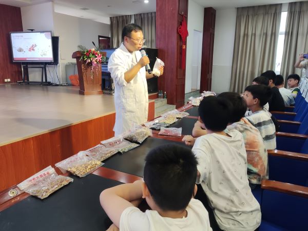 上高县中医院中医药文化进校园 开启博物馆里的中医药奇遇