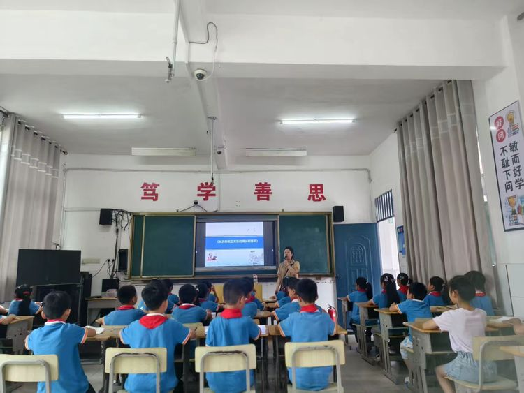 课堂展风采 教研促成长——南丰县白舍镇中心小学“深耕细研促发展”系列教研活动