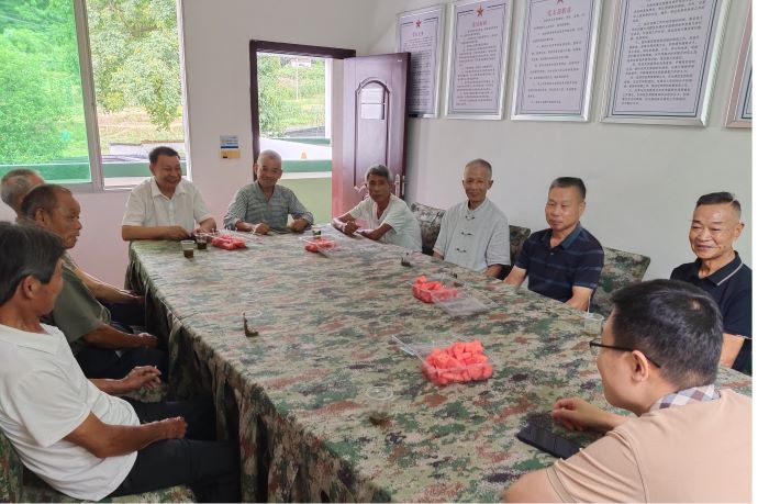共叙峥嵘岁月 共话发展新篇 宜春市袁州区柏木乡举办老兵座谈会