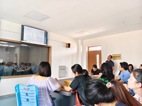 AI赋能几何课堂，三校区共建教研共同体——九江外国语学校开展数学跨校区联合教研活动
