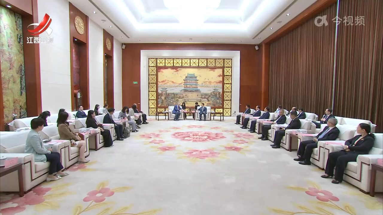 叶建春会见中国美国商会代表团成员