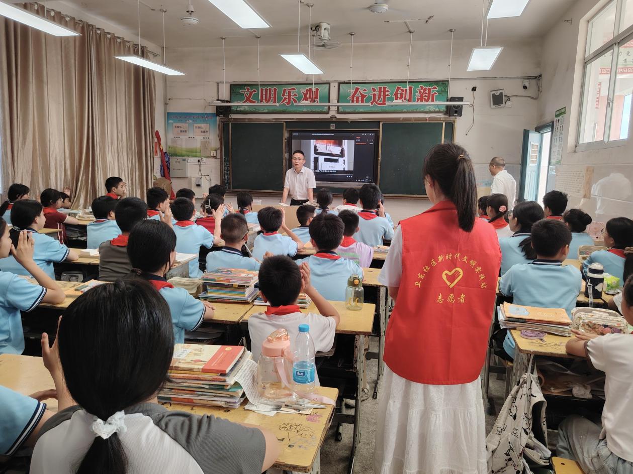 丰城市剑光街道卫东社区：燃气安全进校园 筑牢家庭安全防线