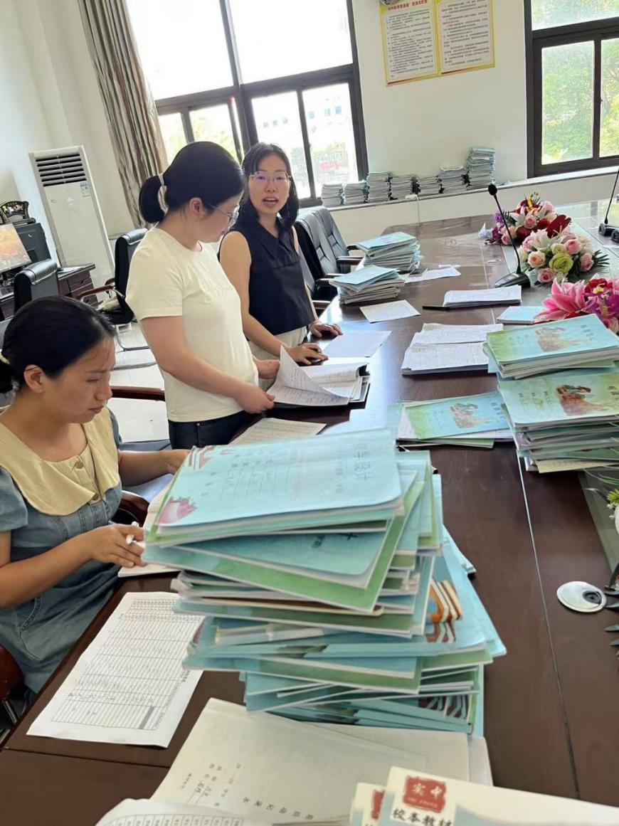 严抓常规促提升，深耕细作见匠心——南城县实验中学开展期末教学常规检查活动