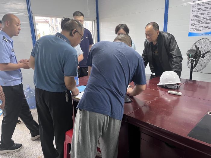 万载县行政审批局：联合踏勘助力审批更高效
