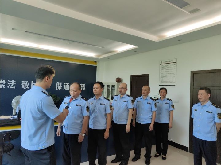 江西省交通运输执法局十支队：严抓纪律作风建设 筑牢执法规范防线