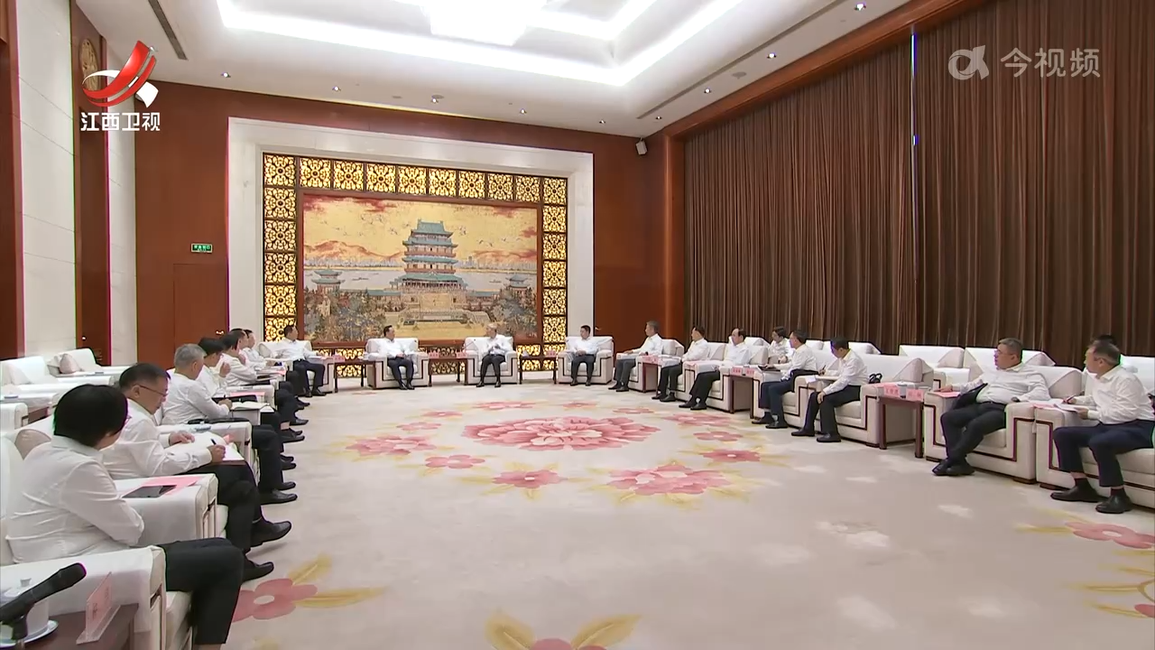尹弘叶建春会见中国石化集团董事长侯启军
