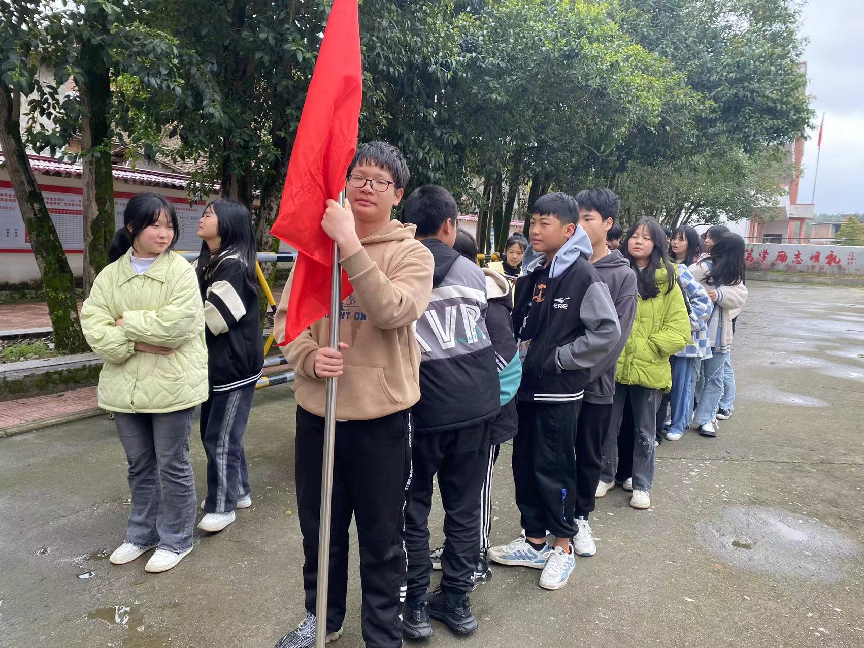 乐安县南村中学开展参观邓小平故居活动