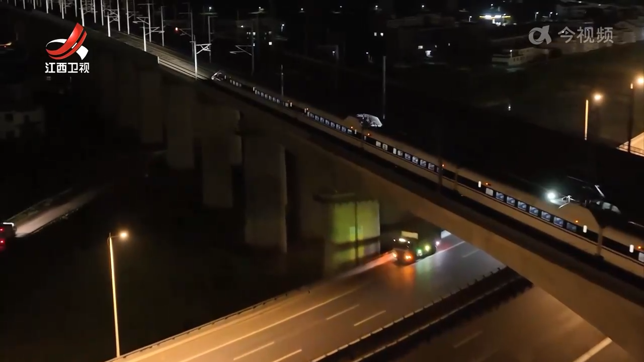 昌九高铁南昌东至何家线路所段试运行