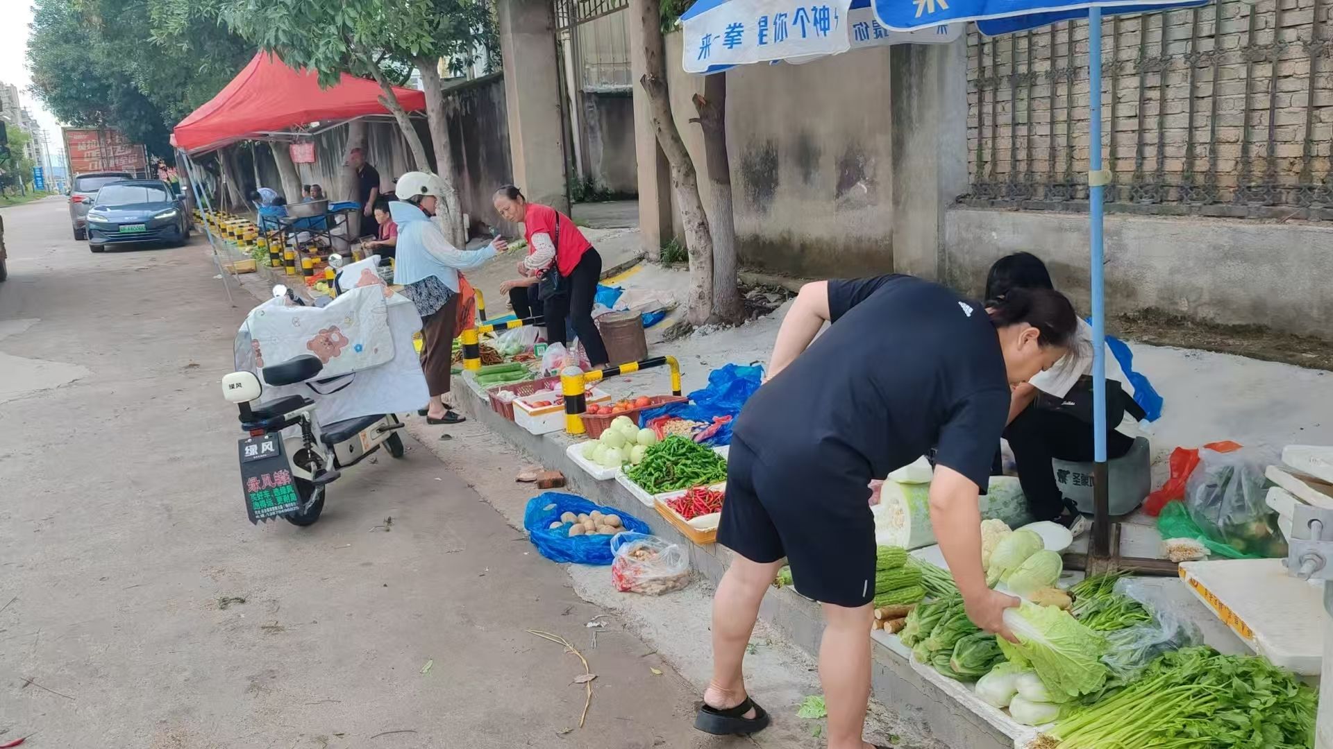 乐安县城市管理局：增设临时摆摊点  为流动摊贩“安家”