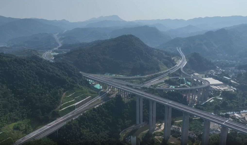 遂川至大余高速建成通车，赣南老区与大湾区时空距离缩短