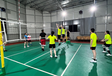 以球会友展风采——建行宜春市分行与宜春海关气排球友谊赛圆满落幕