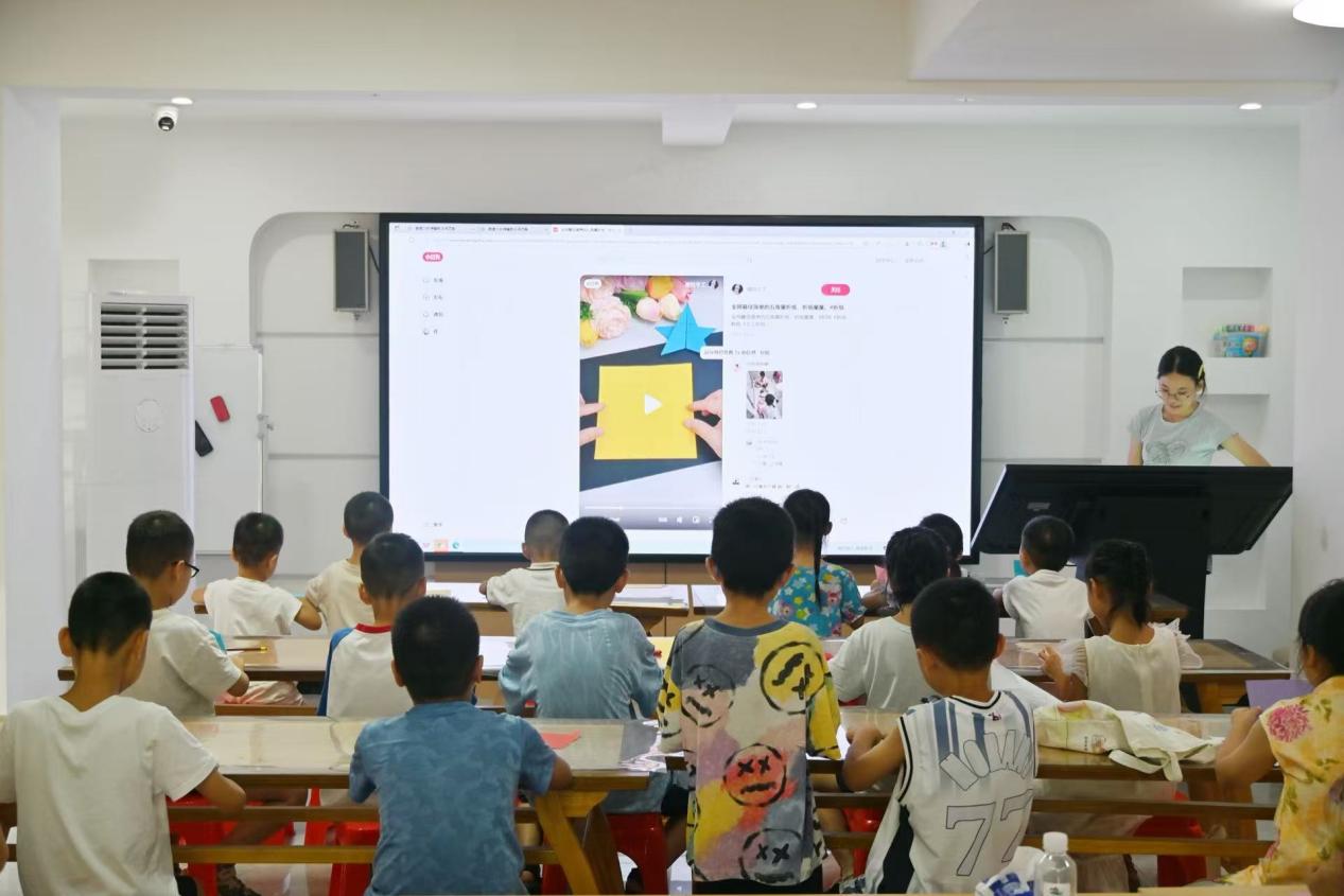 宜丰县城西社区里的“暑假成长营”
