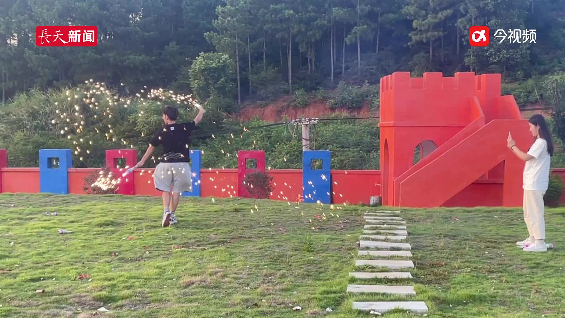 上栗烟花初体验那是一个嗨  香港学子直呼设计先进