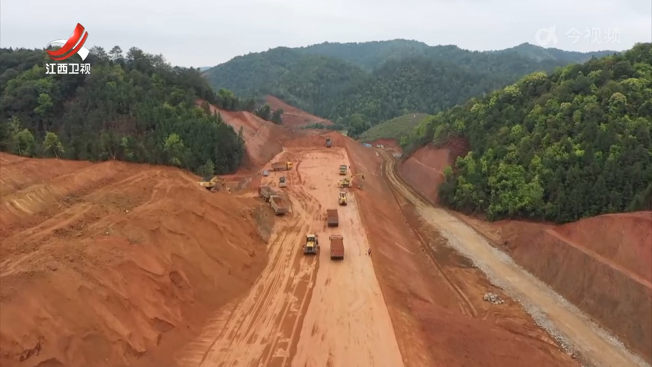 “挖掘机指数”活力足 固定资产投资“加速跑”