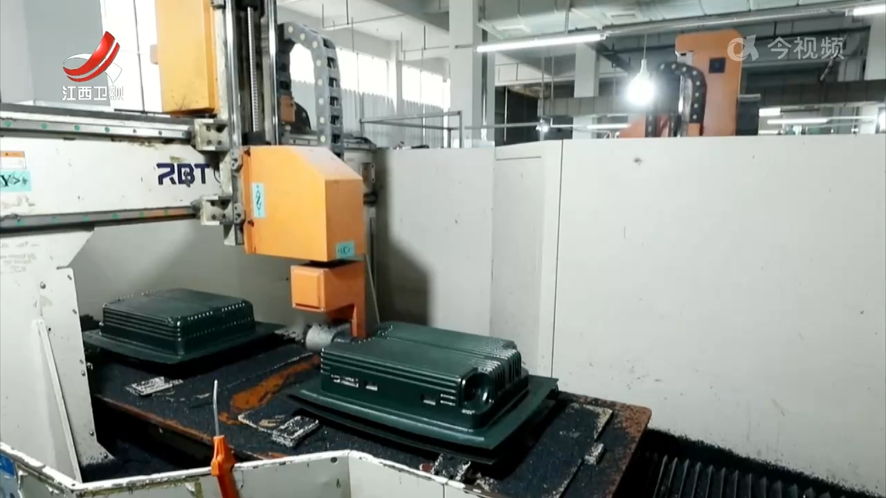 【干出好年景 拼出好气象·经济一线蹲点调研】新干箱包：从无到有闯全球