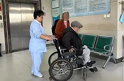 景德镇市第二人民医院“助老陪诊”服务让老年人就医更便捷