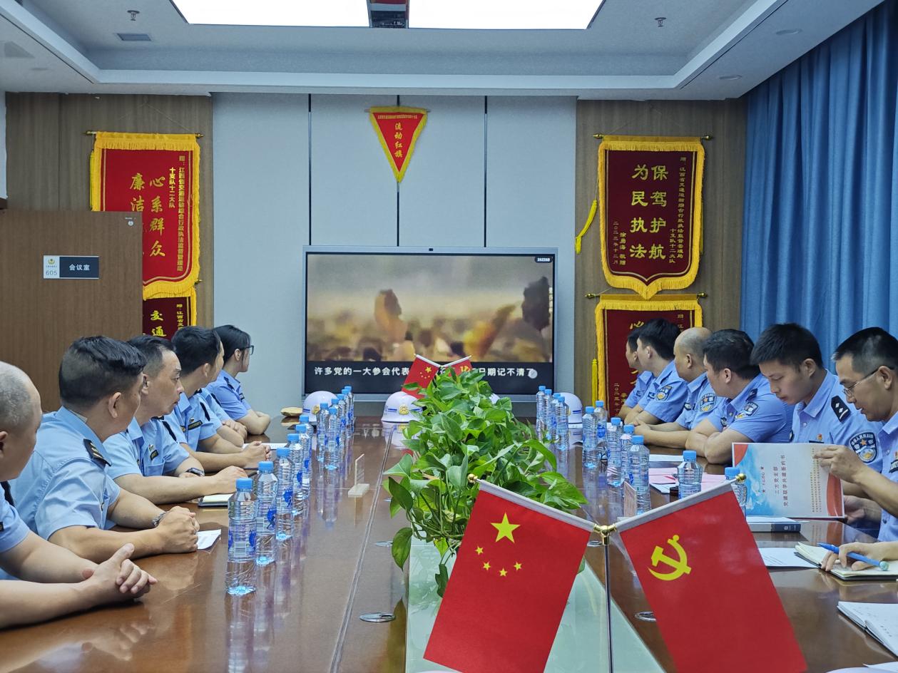 四方联动聚合力 党建引领促发展——江西省交通运输执法局十支队十二大队联合开展党建联学共建活动