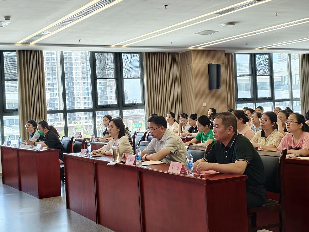 筑牢质量基石 守护患者安全——高安市人民医院顺利召开2025年第二季度护理质量与安全管理委员会会议