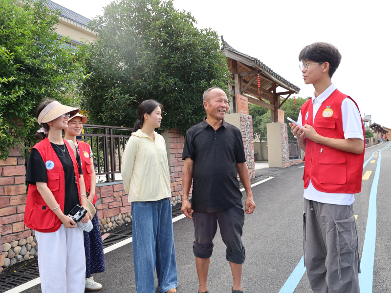 九江职业大学“九职大青年”暑期社会实践队开展数字化生活调研 助力乡村振兴