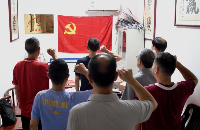宜春市乒协多元活动庆祝建党104周年