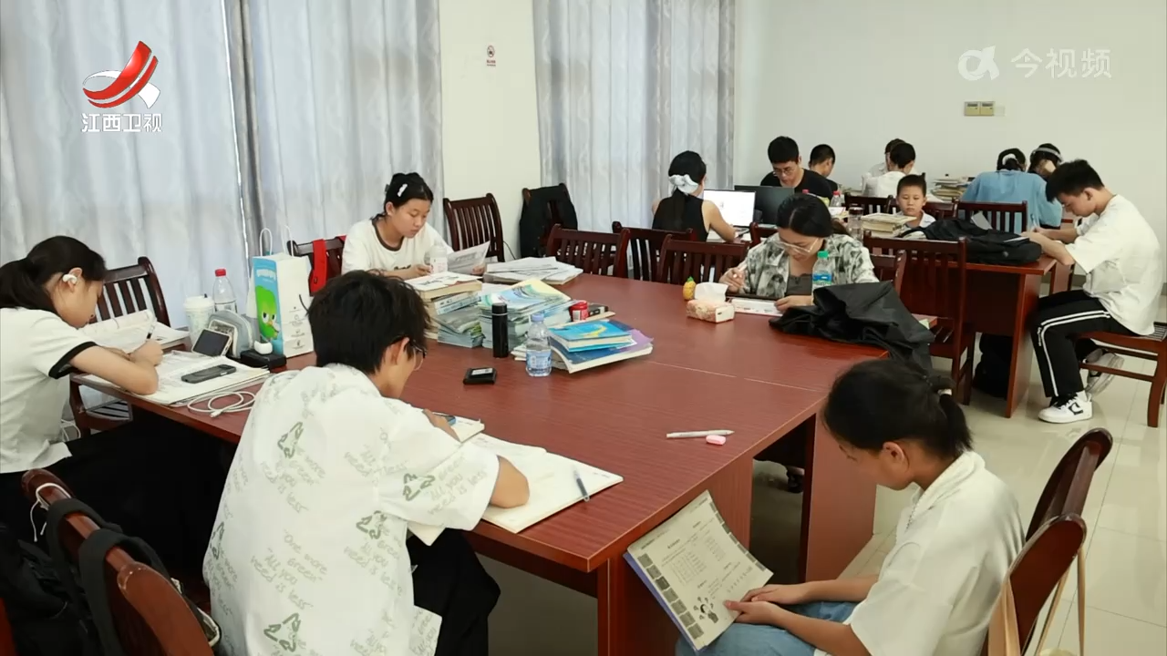 暑期里的“清凉充电站”