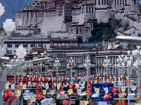 雪域高原一甲子，习近平情牵西藏 