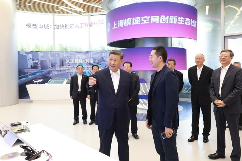 时政微观察丨集中力量办好自己的事 