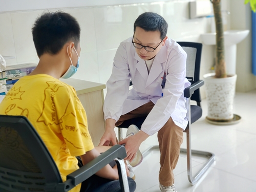 【健康科普】崴脚不是小事 科学处理是正道