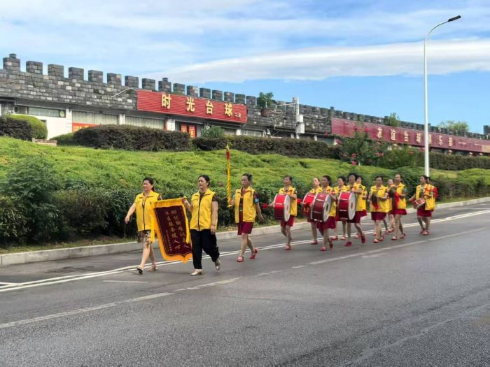 “住在杨柳湖，真的很幸福” 丰城市剑光街道杨柳湖社区居民真情致谢社区暖心服务