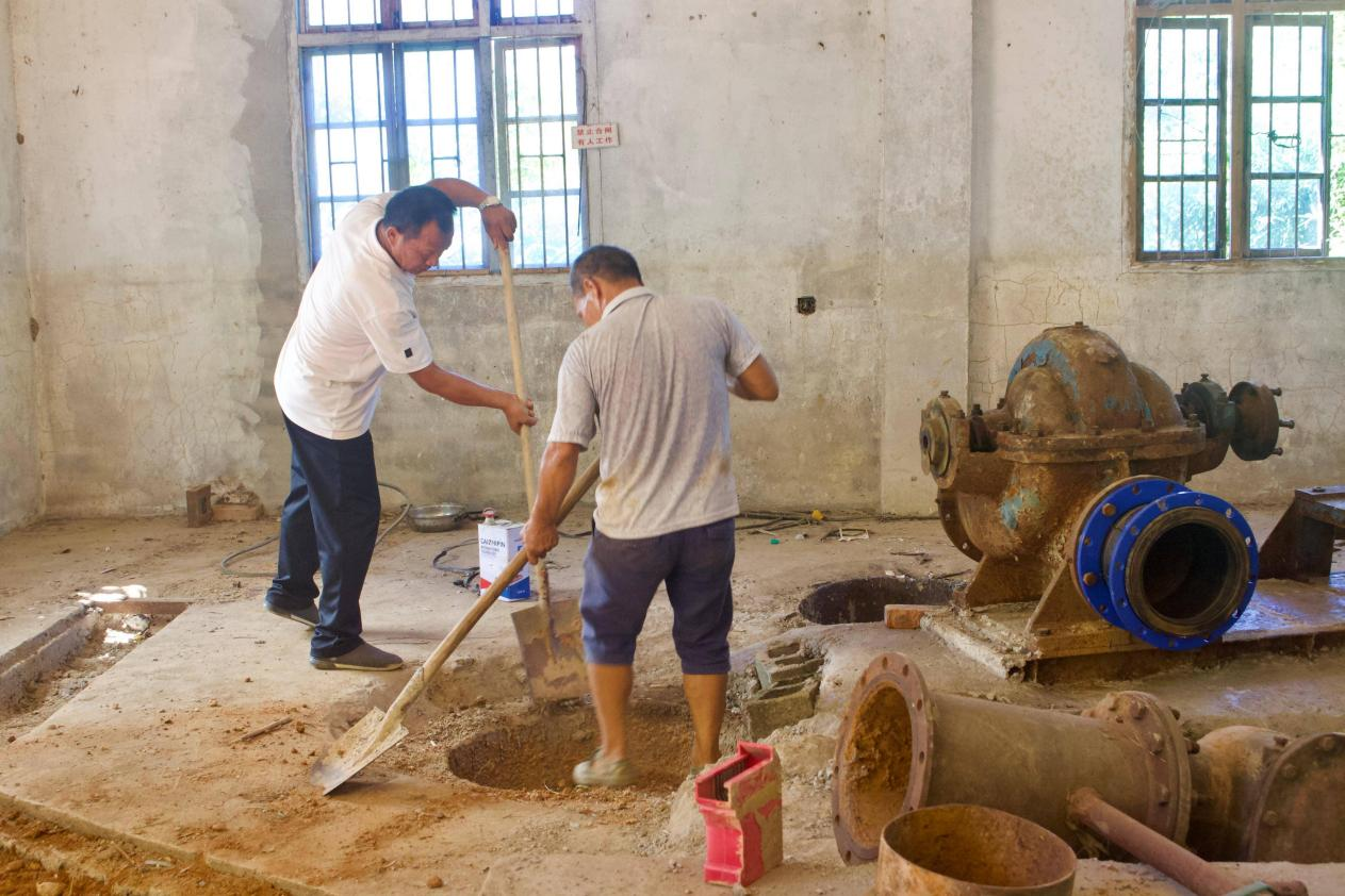 宜黄梨溪：巧用厂房护“水脉”，烈日下守护抗旱“生命线”
