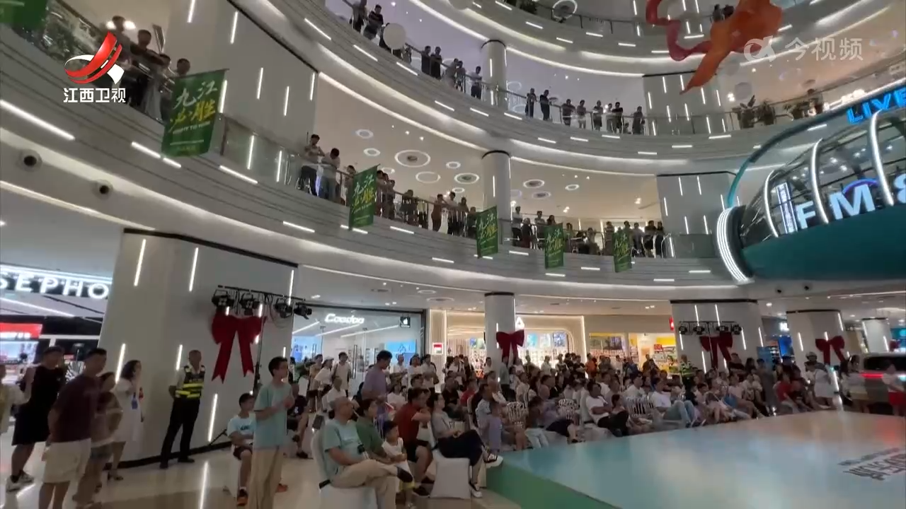 “赣超”联赛第五轮：激情绿茵点燃消费热潮