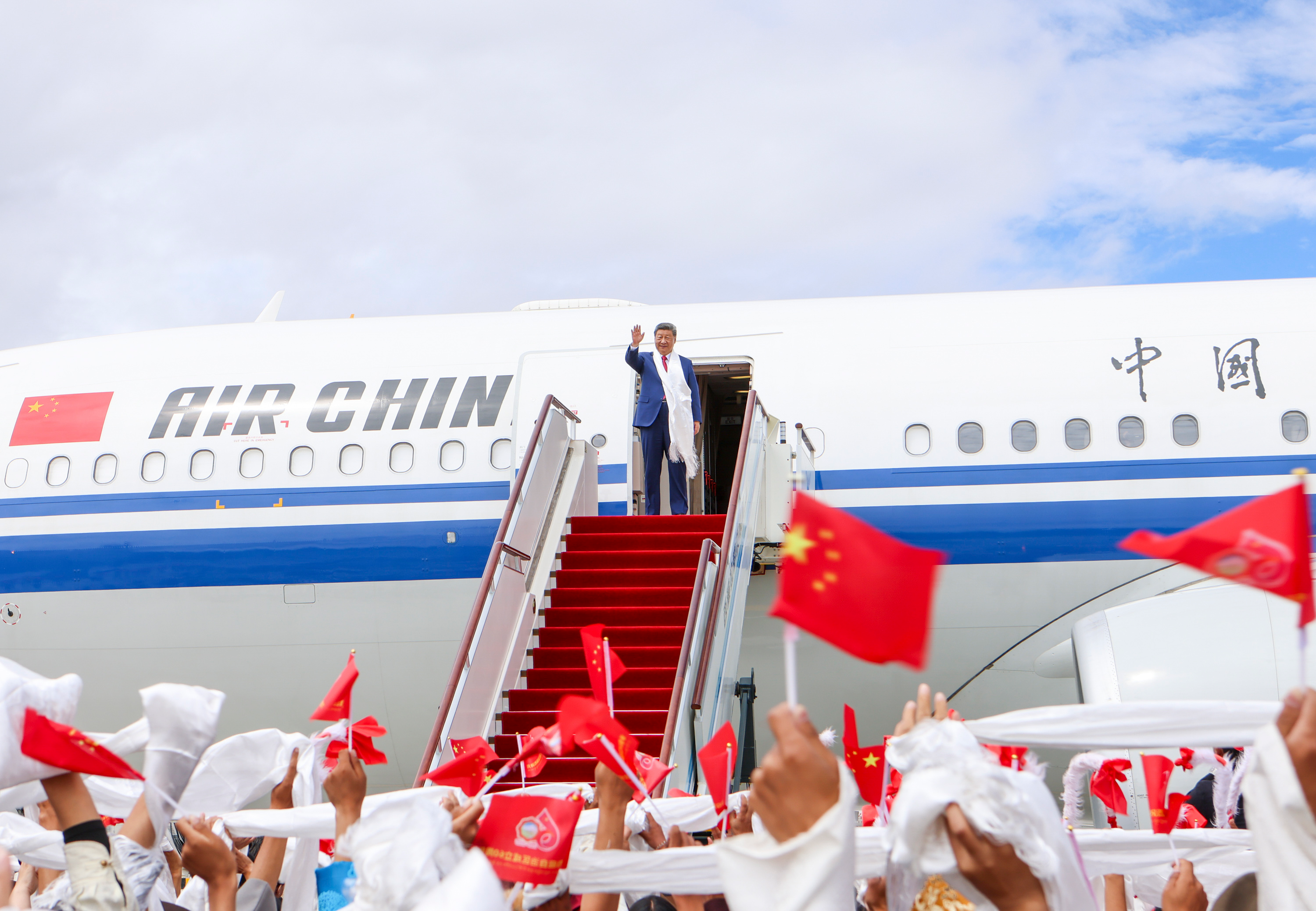 “共建中华民族共同体 书写美丽西藏新篇章”——习近平总书记率中央代表团出席西藏自治区成立六十周年庆祝活动纪实‍‍ 