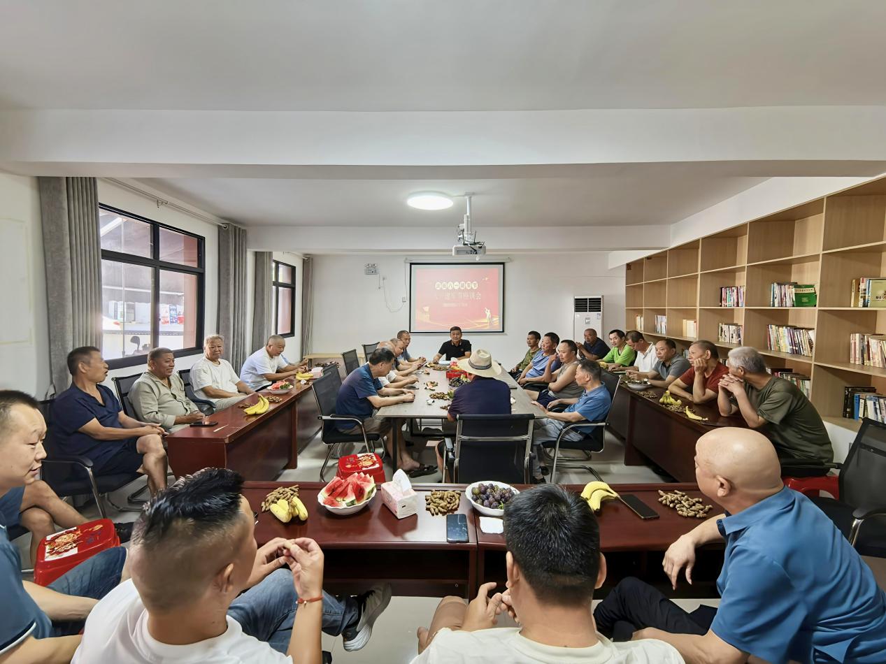 宜春市袁州区湛郎街道五六川社区开展“八一”退役军人座谈会