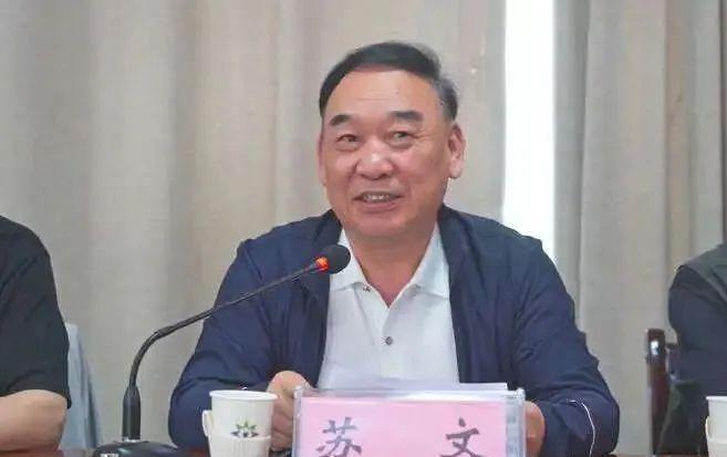 长天新闻丨江右锐评：假院士横行暴露“唯帽子论”真问题