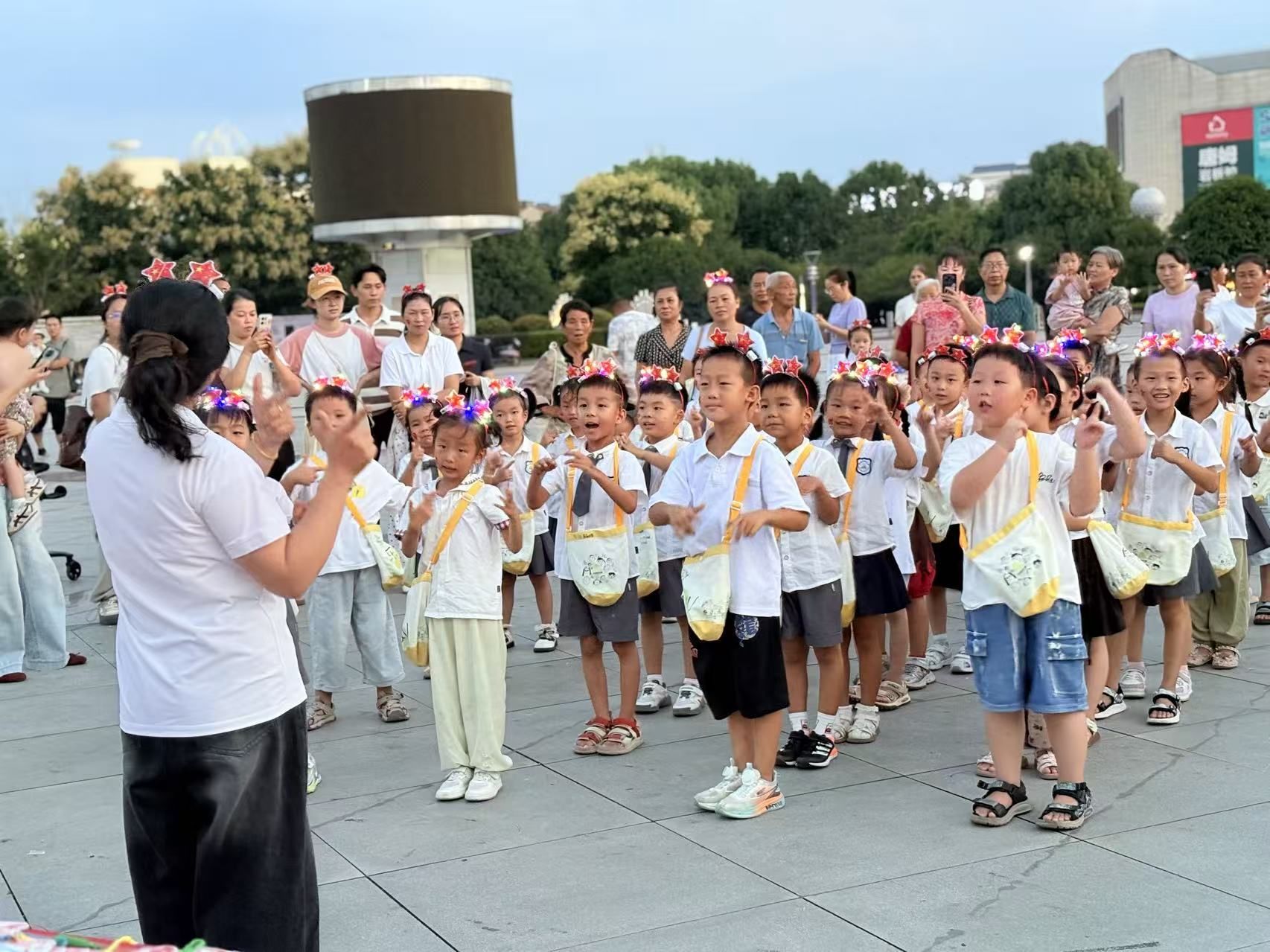 小小中国心  浓浓爱国情——乐安县幼儿园党支部开展铸牢中华民族共同体意识教育实践活动