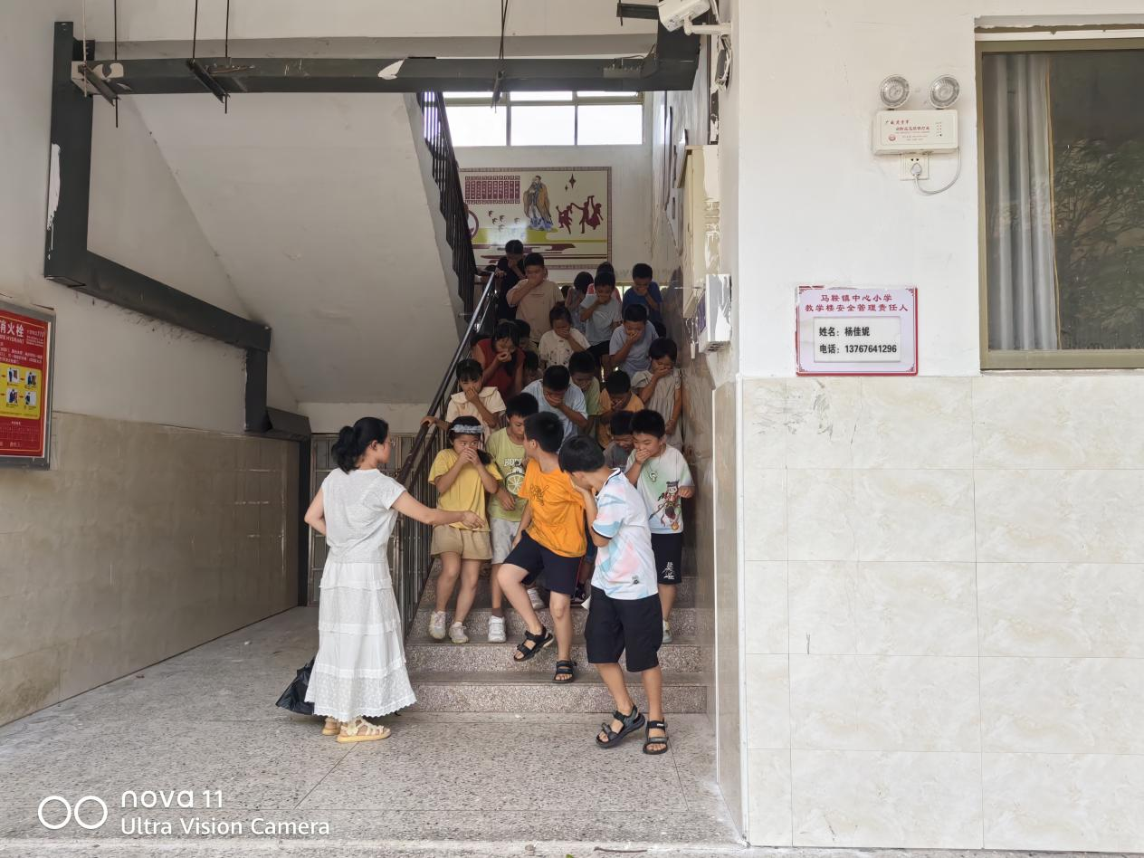 崇仁县马鞍镇中心小学关工委开展消防安全疏散演练活动