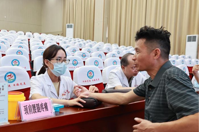 弘扬中医药文化 护佑园丁健康 宜春市中医院开展教师节关爱义诊活动