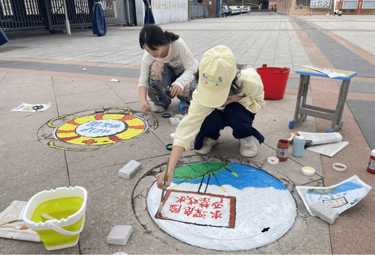 乐安县实验学校“井”上添安：井盖涂鸦绘就安全教育新图景