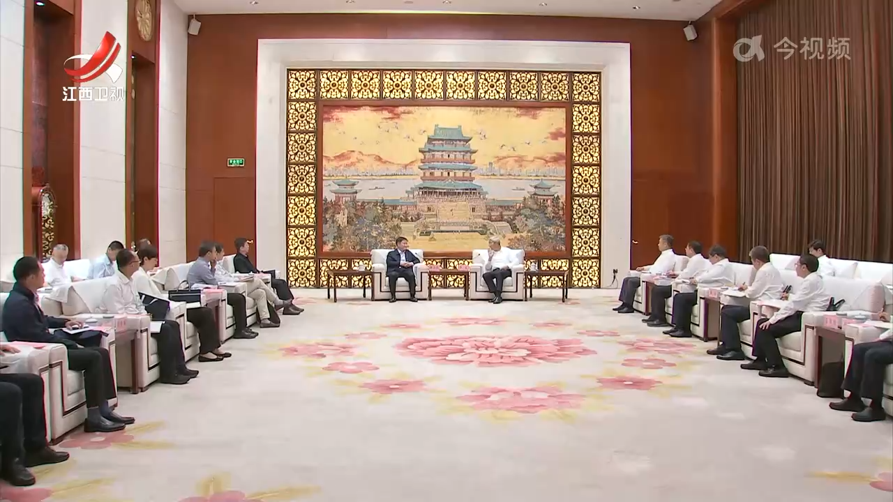 尹弘会见中国人民银行行长潘功胜