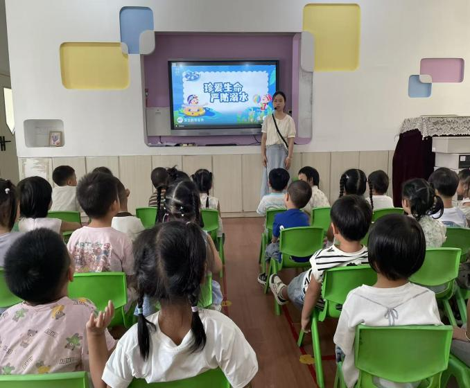安全起航 共赴新程——崇仁县幼儿园关工委开展2025年秋季“开学第一课”系列活动