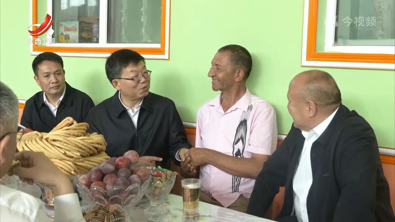 李伟在新疆阿克陶县调研援疆工作