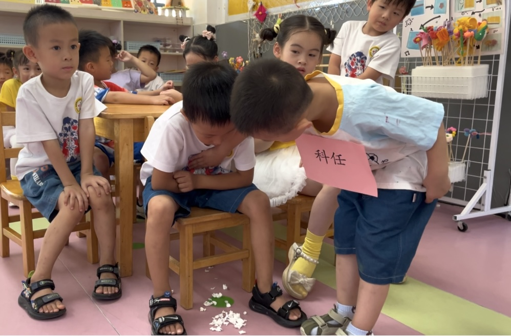 党支部聚力食安路  新幼娃趣演保健康