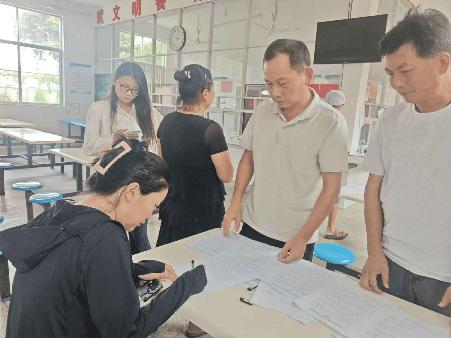 金溪县左坊镇中小学校召开膳食委员会家长代表会 家校协同守护校园饮食安全