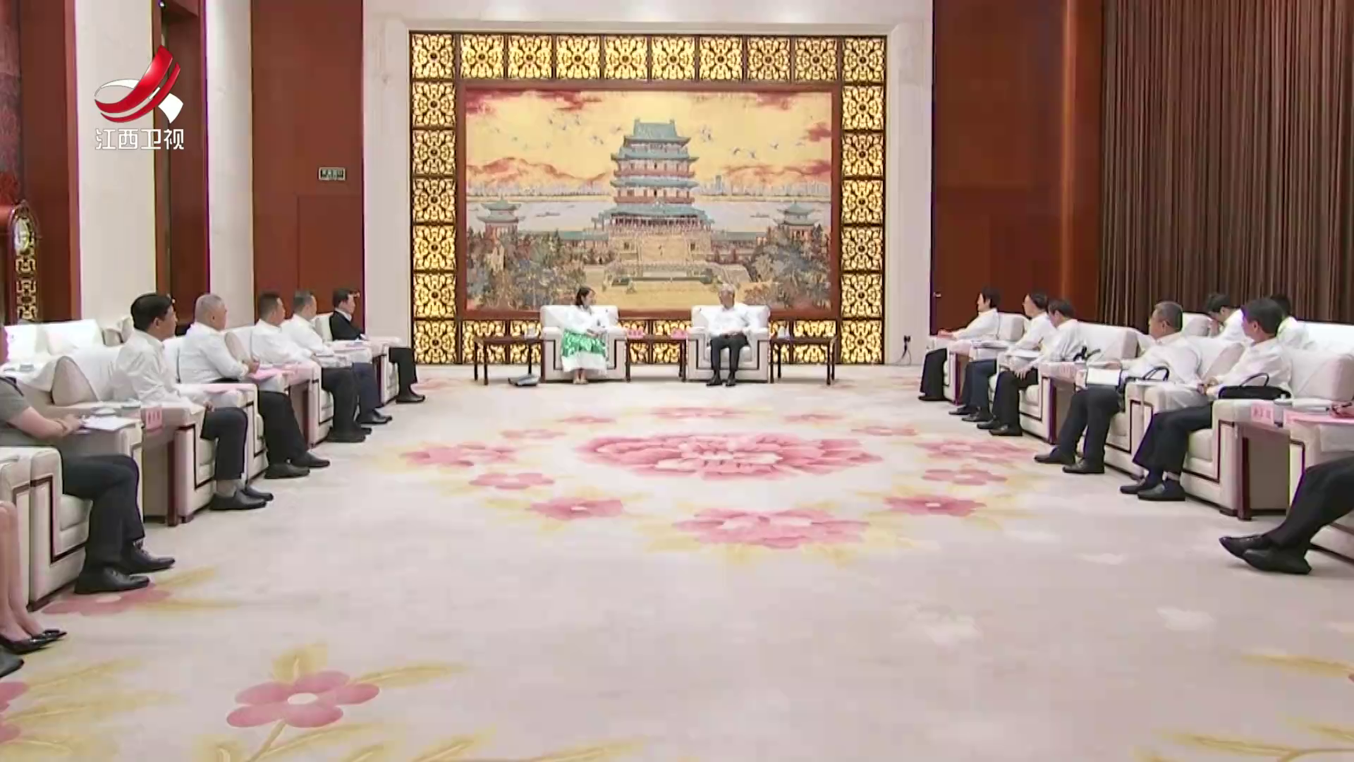 尹弘会见新加坡金鹰集团执行董事陈昱廷