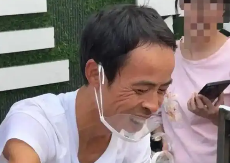 长天新闻丨江右锐评：“鸡排哥”的走红之路能否复制？