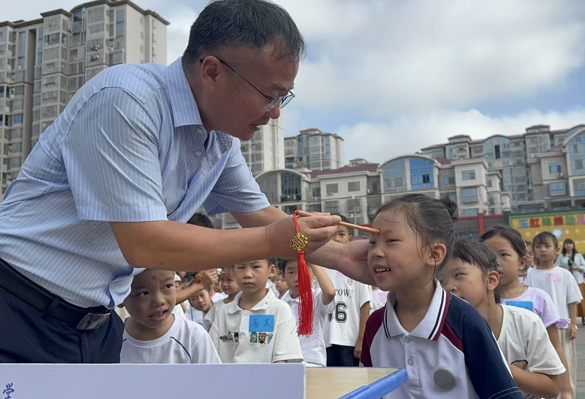 金溪县锦绣小学举行一年级新生入学仪式