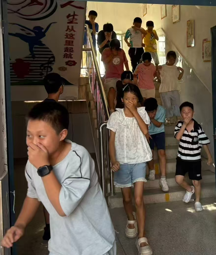 以“演”筑防，以“练”护航——南城县上唐镇中心小学开展消防演练活动
