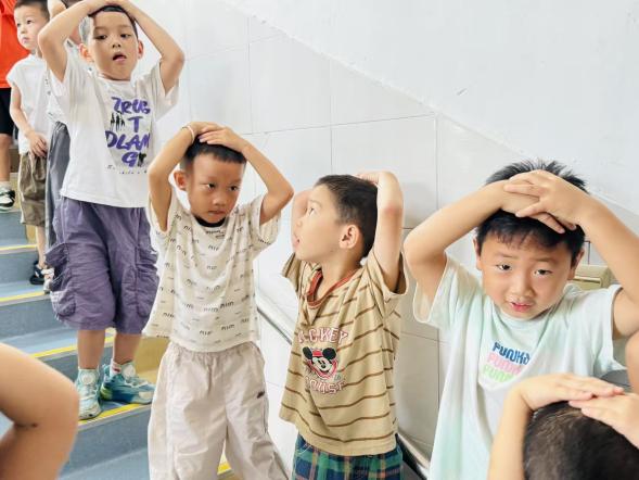 崇仁县幼儿园关工委开展“铭记历史 勿忘国耻”九一八系列活动